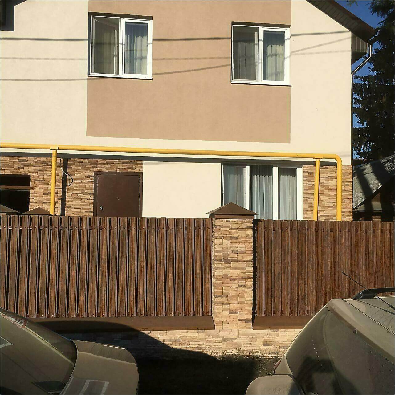 забор из штакетника 70м каштан фото1 в Ессентуках