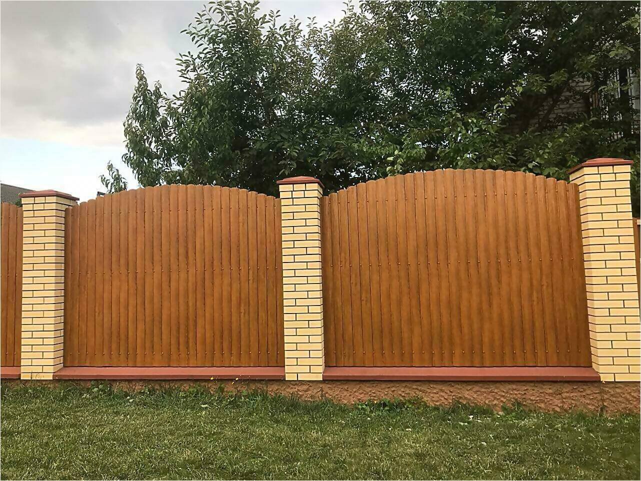 забор из штакетника 80м орех фото3 в Ессентуках