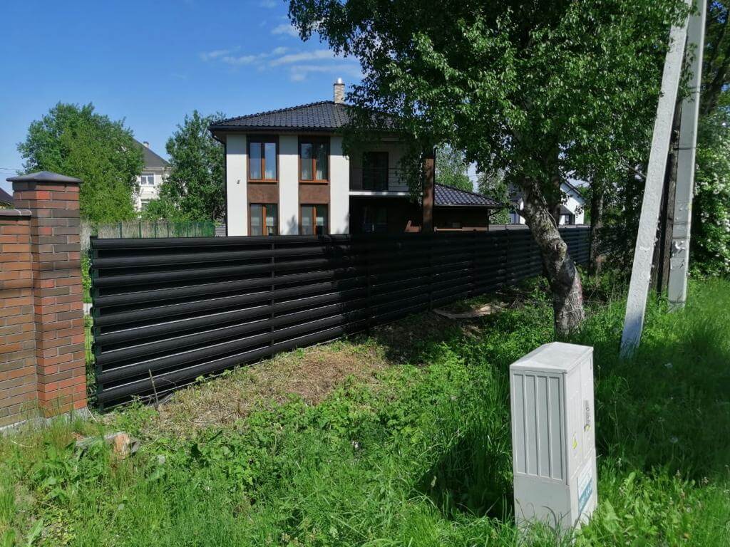 забор из штакетника Черный Стальной Бархат фото3 в Ессентуках