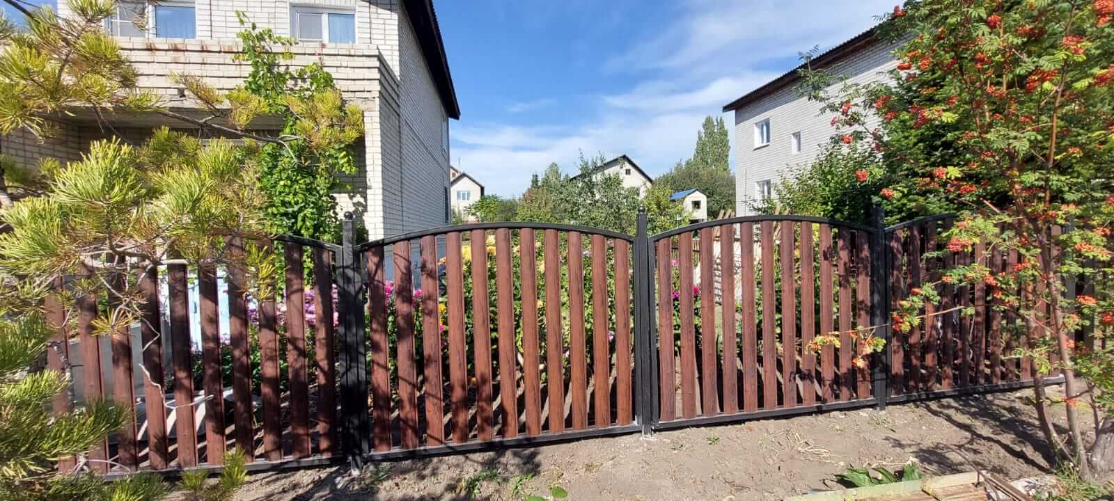 забор из штакетника каштан красный фото2 в Ессентуках