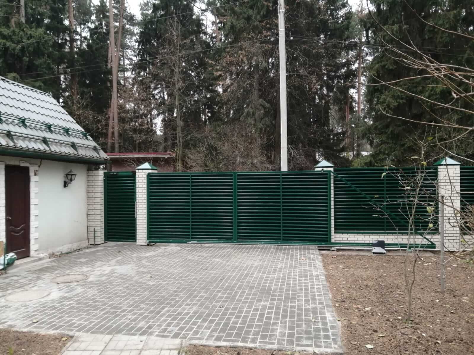 Забор-жалюзи с ламелями ЭКО-Z Зеленый Мох фото2 в Ессентуках
