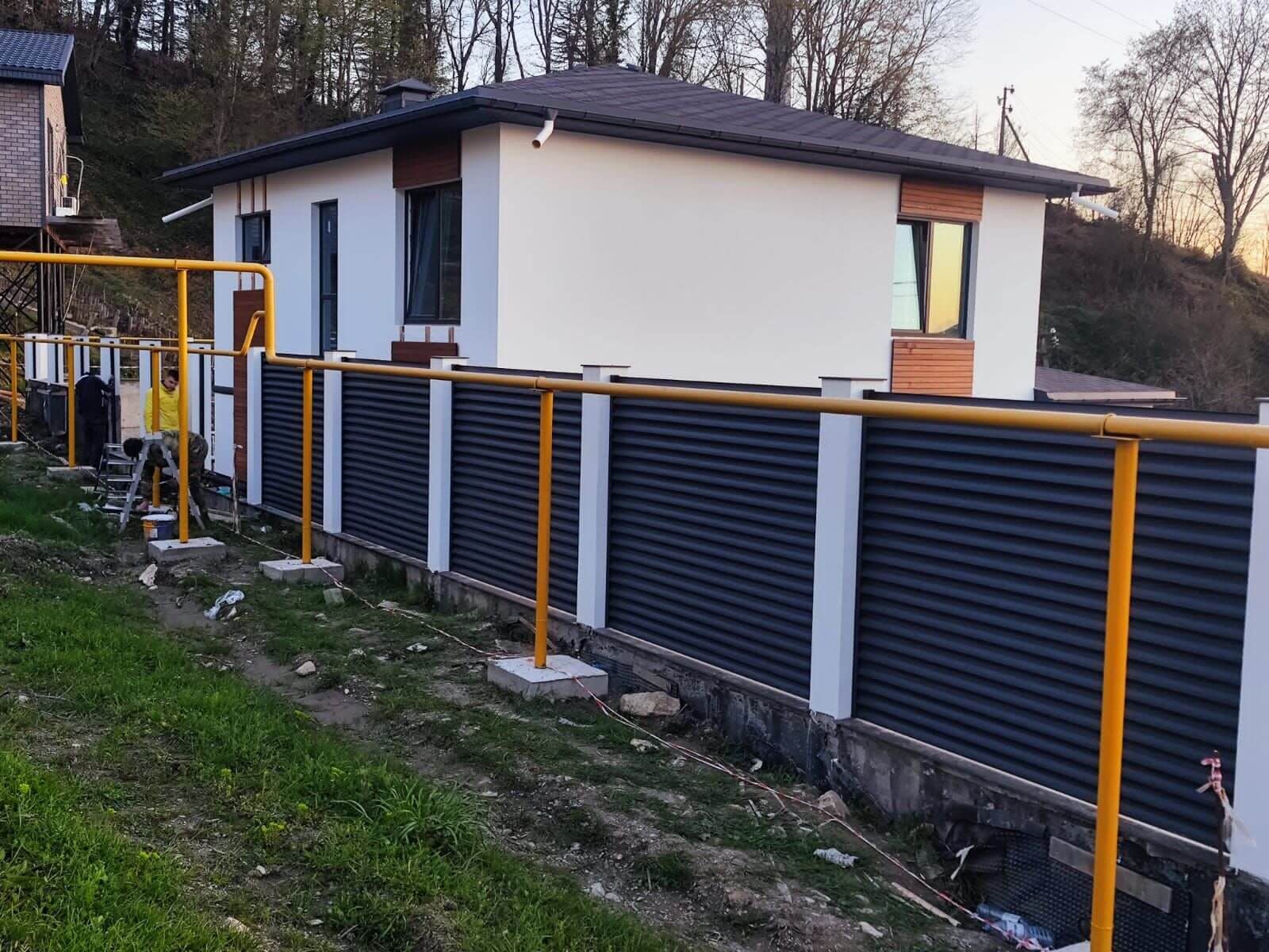 Забор-жалюзи 57м RAL7024/7024 Серый Графит двусторонний фото 2 в Ессентуках