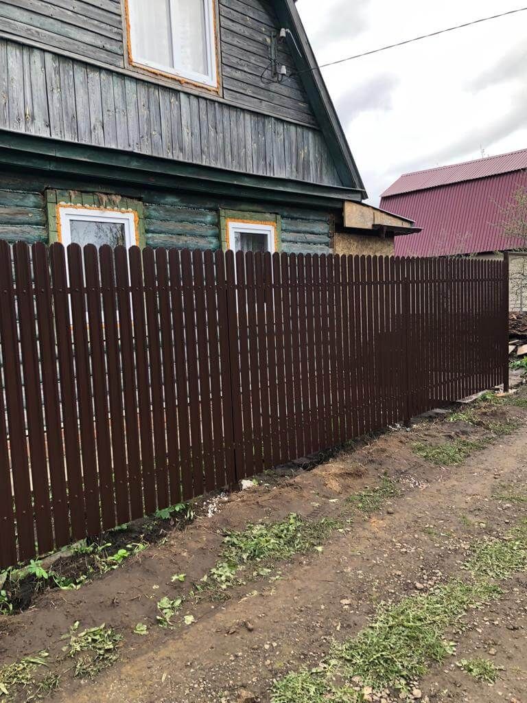 Забор из штакетника ЭКО-М 22м RAL8017/8017 Шоколад двусторонний в Ессентуках