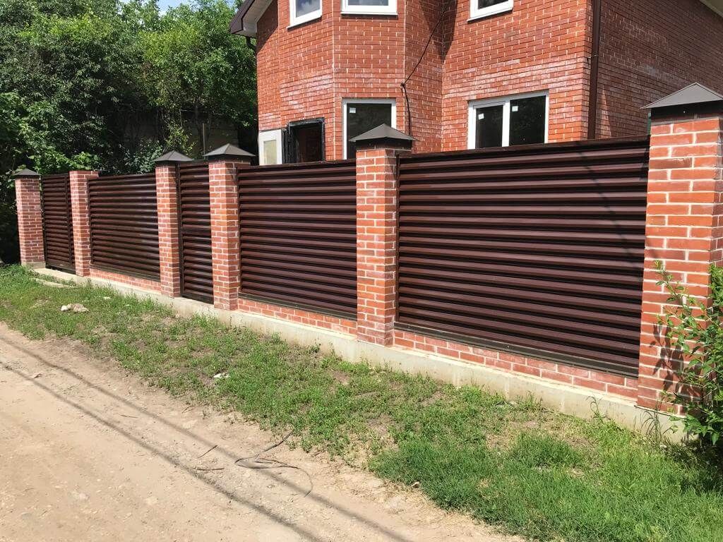 Забор из ламелей ЭКО-Z усиленных 25м RAL8017/8017 Шоколад двусторонний в Ессентуках