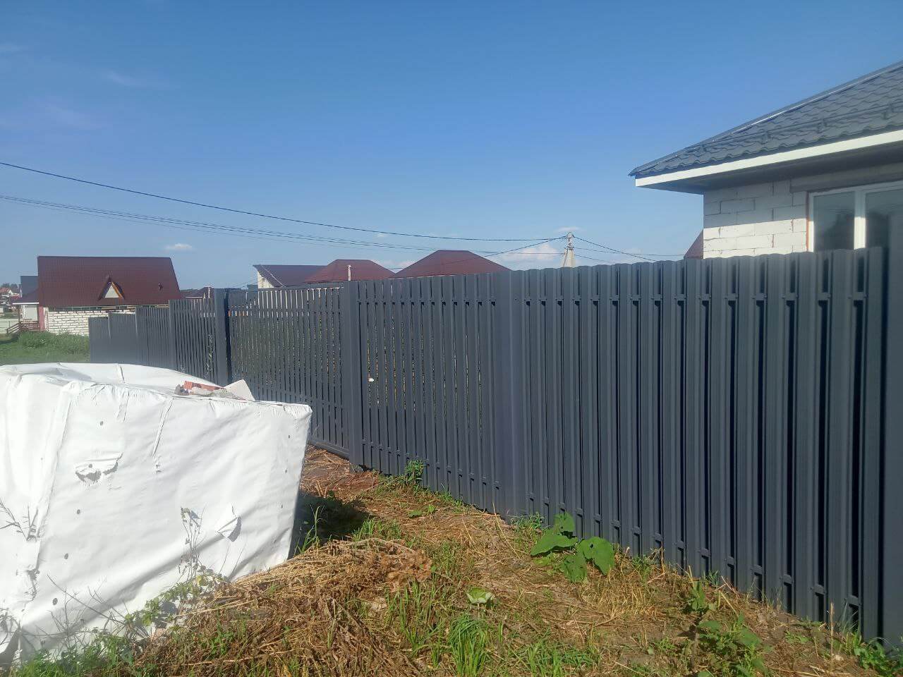 Забор из евроштакетника 21м RAL7024/7024 Серый Графит двусторонний фото 3 в Ессентуках