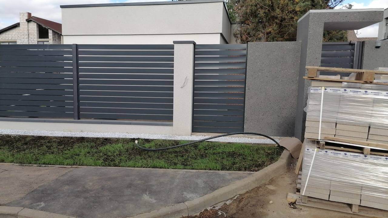Забор-ранчо из металлопланкена 36м RAL7024 Серый Графит фото 8 в Ессентуках