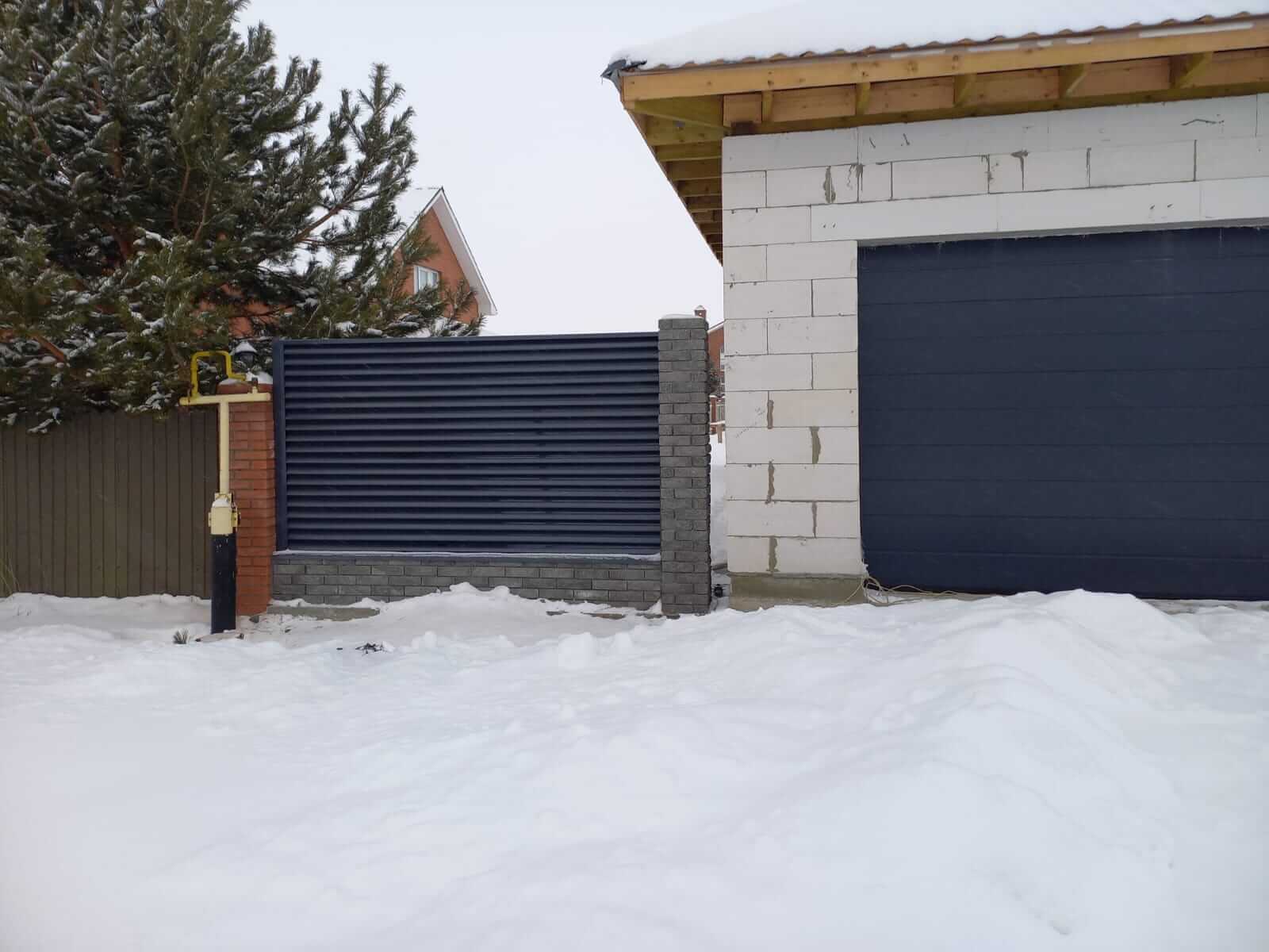 Забор из ламелей еврожалюзи 41м RAL7024/7024 Серый Графит двусторонний фото 1 в Ессентуках