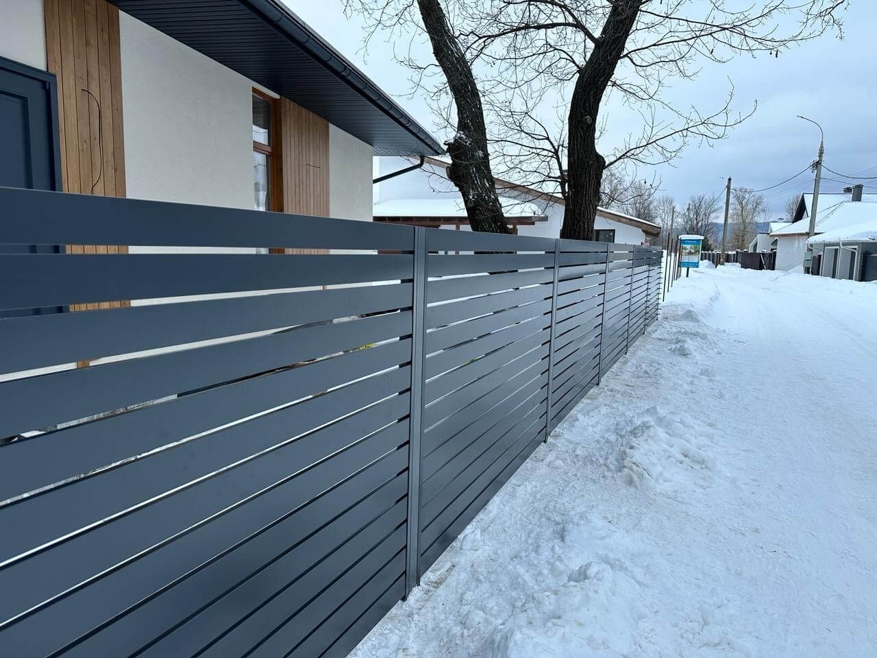 Забор-ранчо из металлопланкена 37м RAL7024 Серый Графит фото 5 в Ессентуках