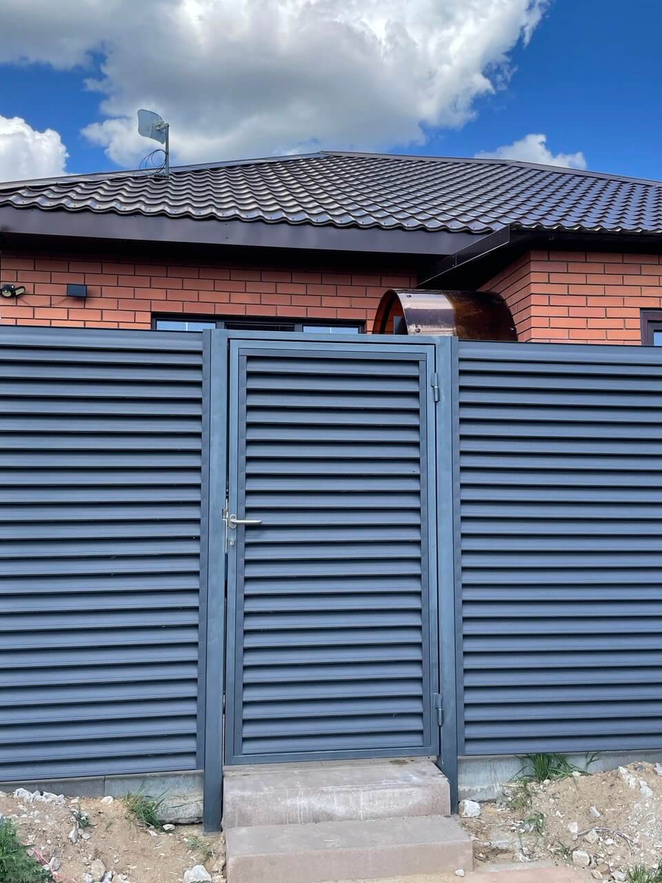 Забор из ламелей еврожалюзи 24м RAL7024 Серый Графит МАТТЕ фото 2 в Ессентуках