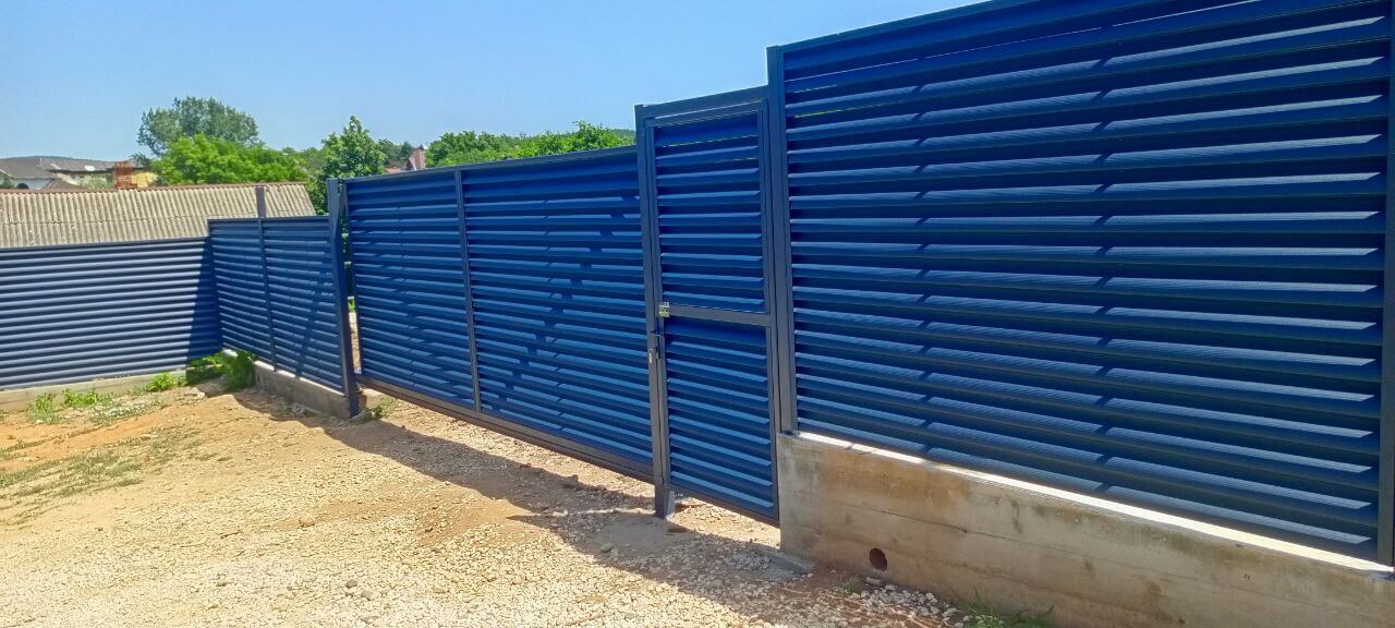 Забор-жалюзи из ламелей Еврожалюзи 53м RAL7024 Серый Графит МАТТЕ фото 15 в Ессентуках