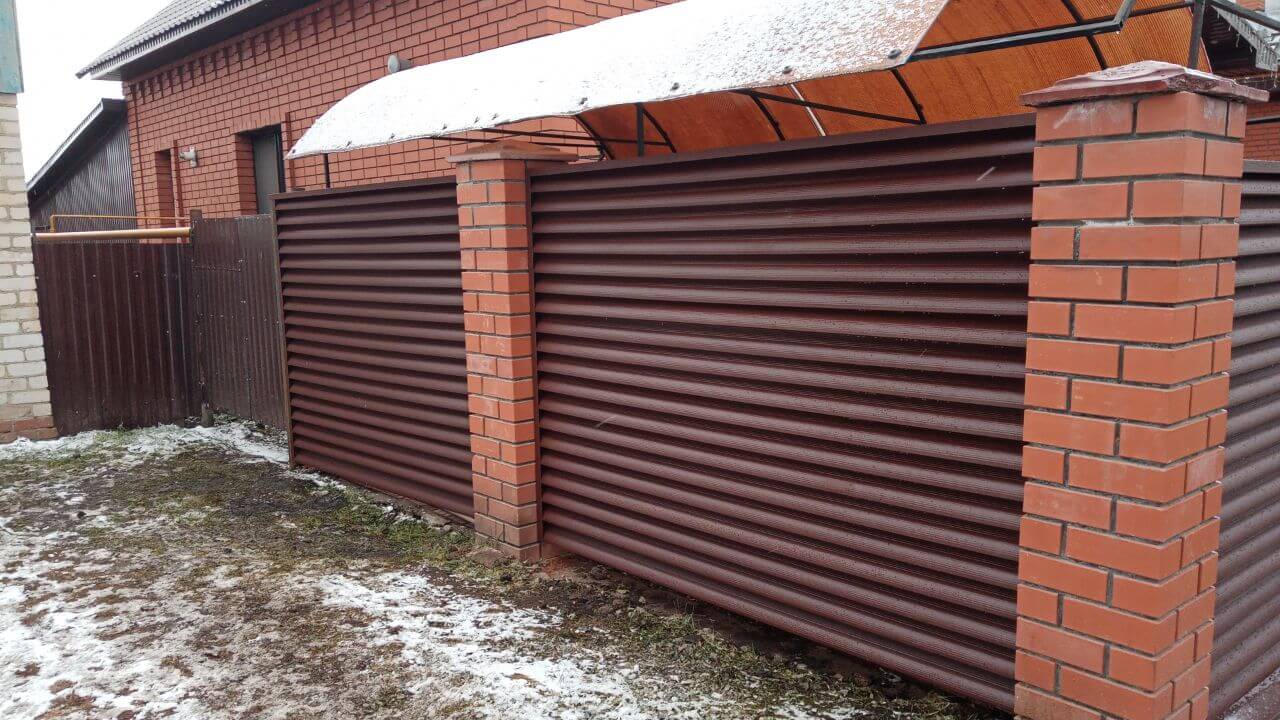 Забор из ламелей еврожалюзи 12м RAL8017/8017 Шоколад двусторонний МАТТЕ фото 4 в Ессентуках