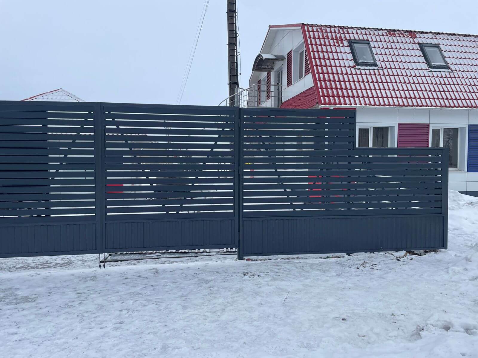 Забор-ранчо из металлического планкена 11м RAL7024 Серый Графит фото 1 в Ессентуках