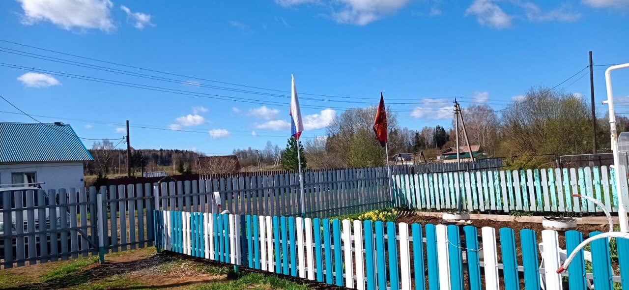 Забор из евроштакетника 16м RAL5021 Морская Волна, RAL9003 Белый фото 3 в Ессентуках