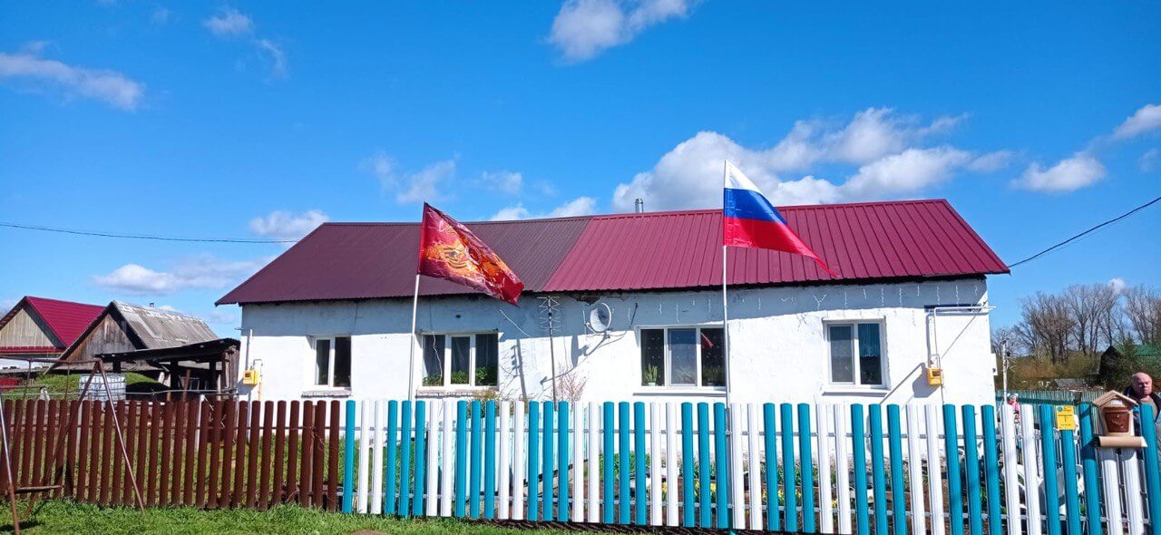 Забор из евроштакетника 16м RAL5021 Морская Волна, RAL9003 Белый в Ессентуках