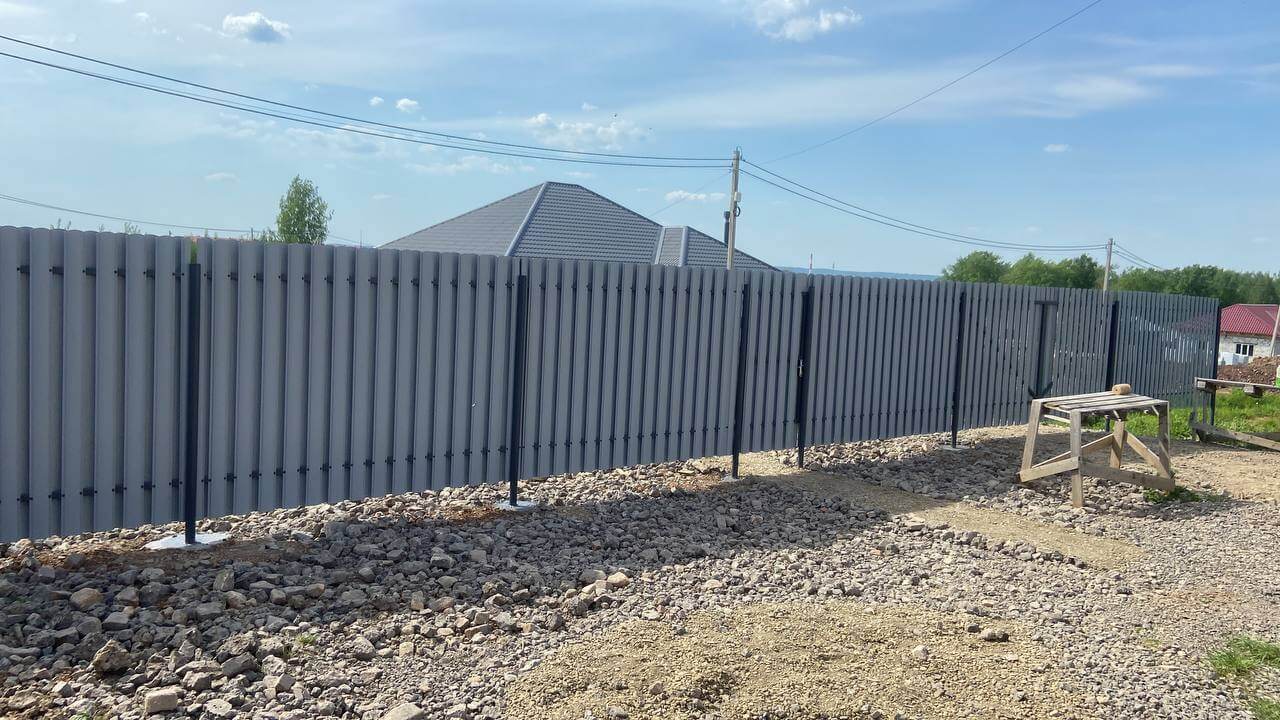 Забор из евроштакетника 16м RAL7024 Серый Графит фото 2 в Ессентуках