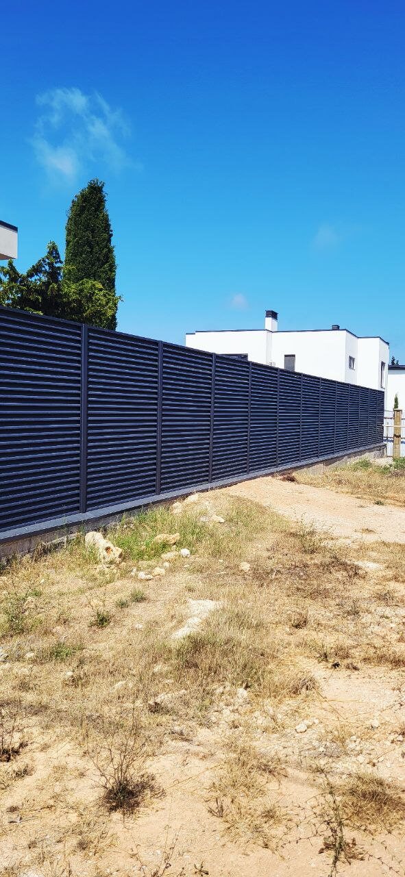 Забор-жалюзи 65м RAL7024/7024 Серый Графит МАТТЕ двусторонний фото 6 в Ессентуках
