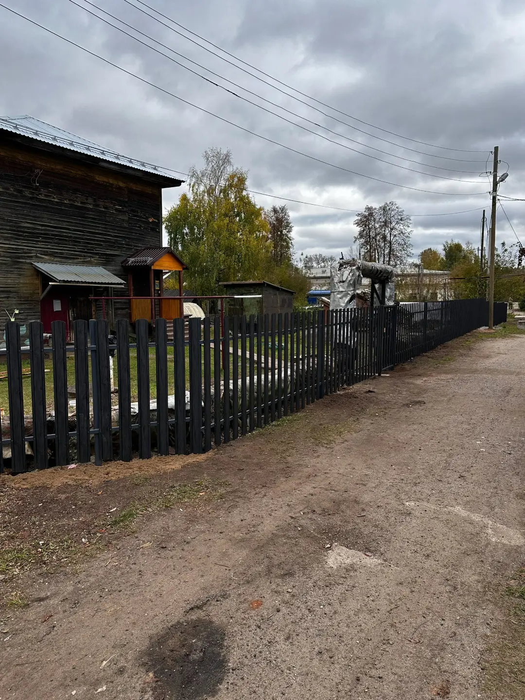 Забор из евроштакетника 63м Черное Дерево 3D Принтек фото 3 в Ессентуках