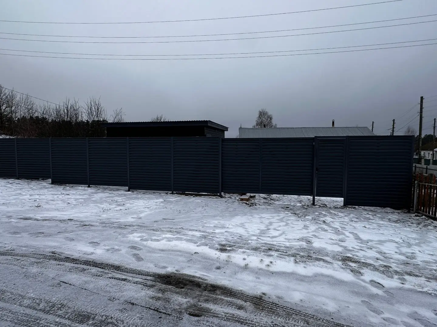 Забор-жалюзи из ламелей Хай-Тек 20м RAL7024/7024 Серый Графит двусторонний МАТТЕ фото 1 в Ессентуках