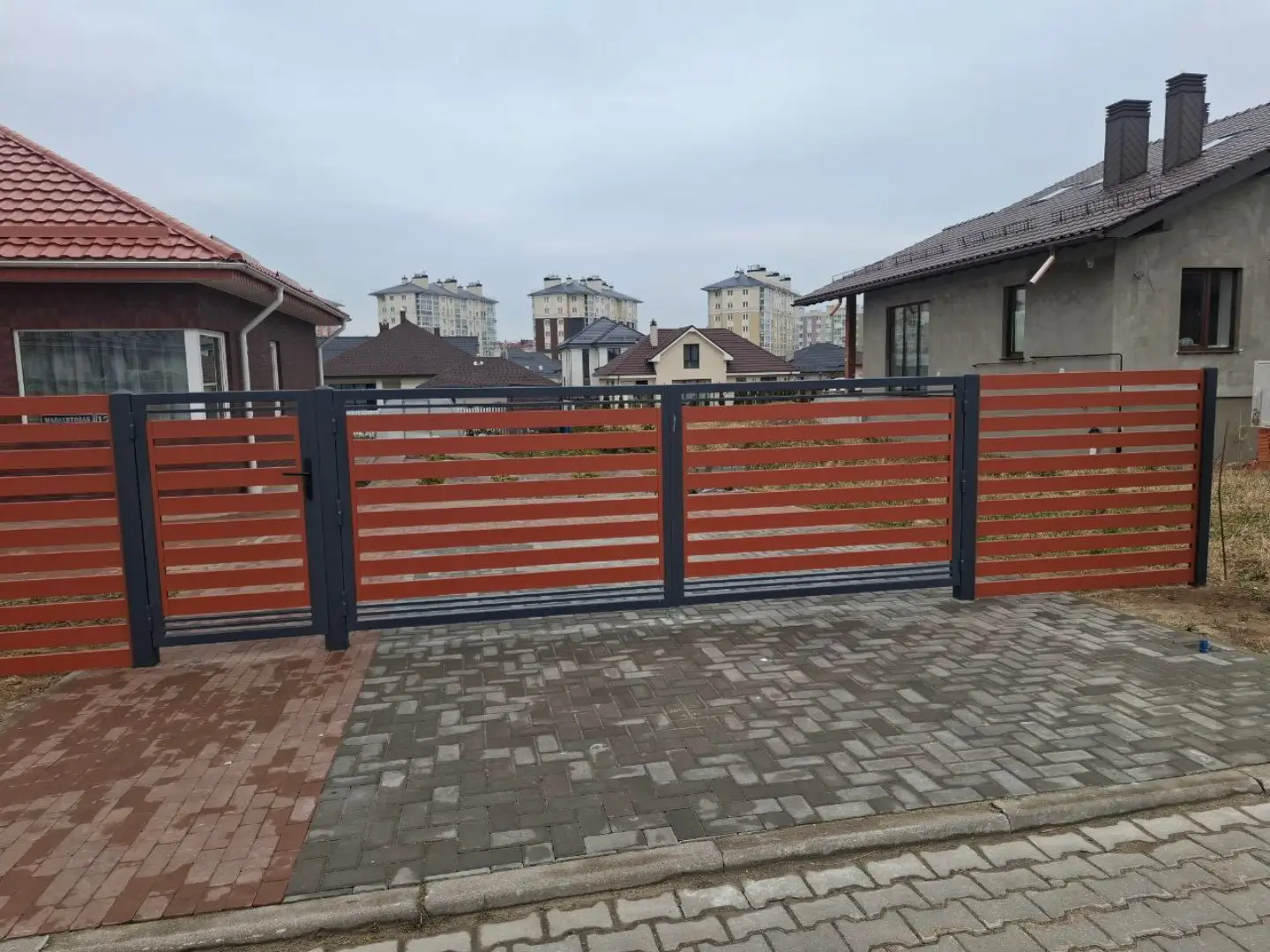 Забор-ранчо из металлопланкена 18м RAL8004 Терракотовый фото 2 в Ессентуках